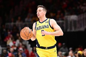 333体育|电竞-官方网站-手感冰凉！麦康纳半场6投仅1中拿到2分3助