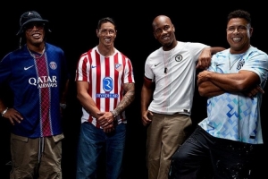 333体育|电竞-官方网站-传奇试穿！托雷斯、德罗巴、大罗、小罗上身新赛季球衣